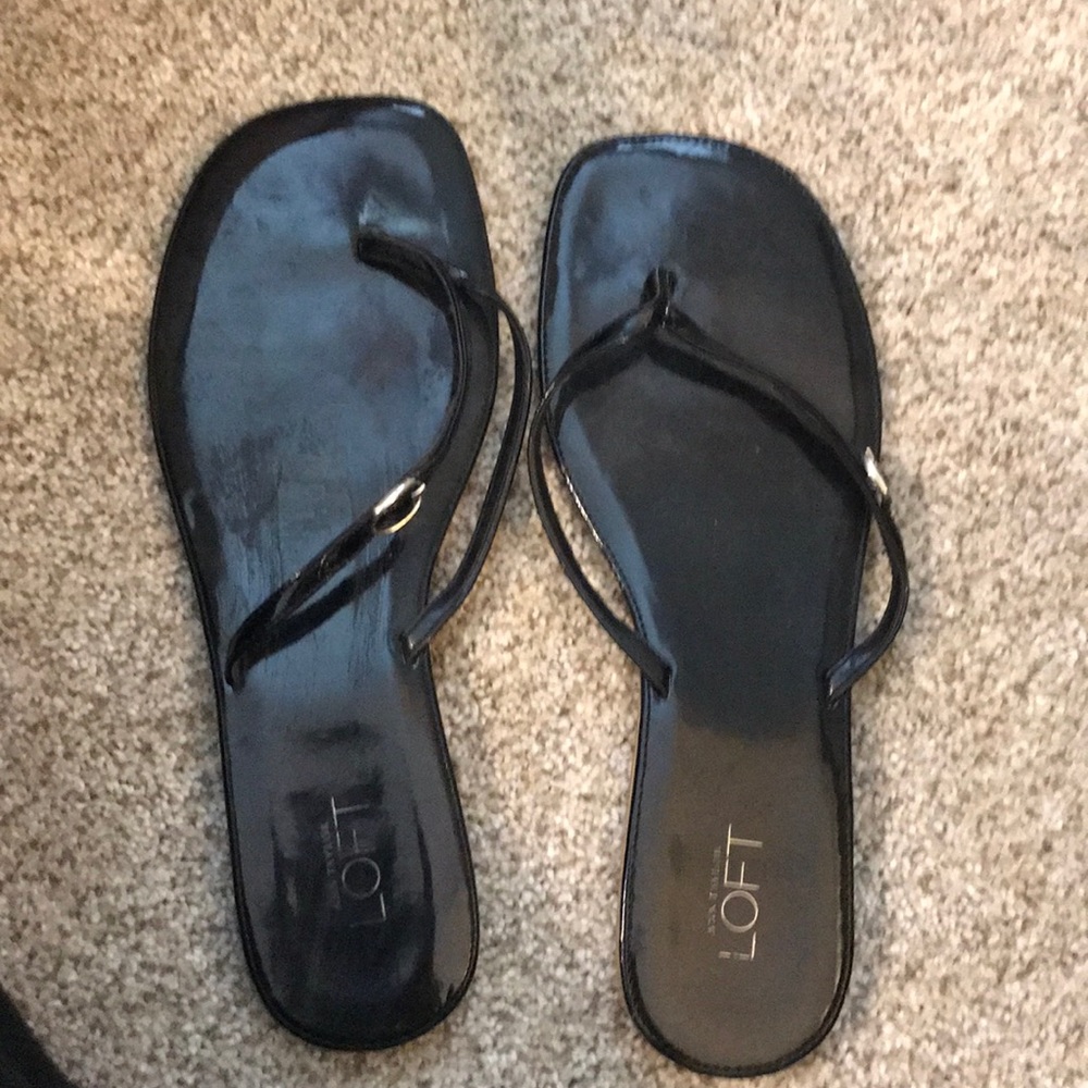 Loft Patent leather flip flops